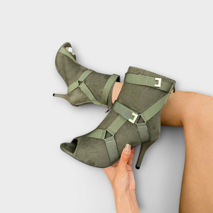 Elegant High Heeled Sandals with Open Toe